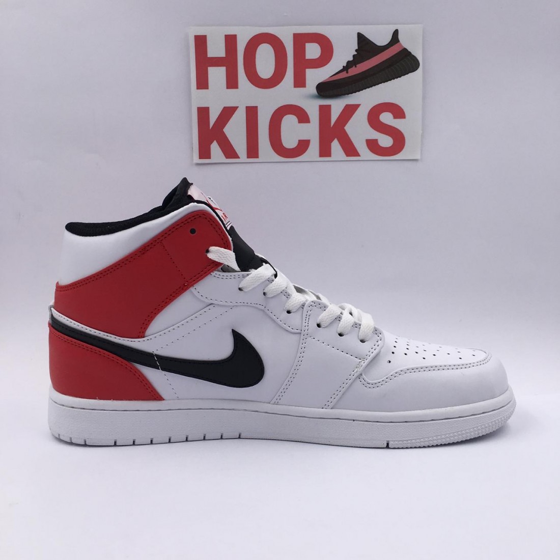 air jordan one mid chicago white
